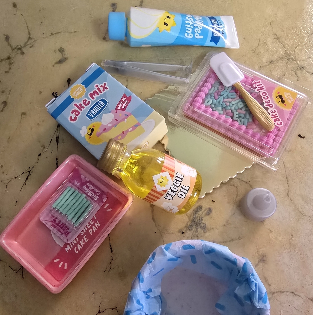 MGA Miniverse Make It From Scratch Birthday Sheet Cake